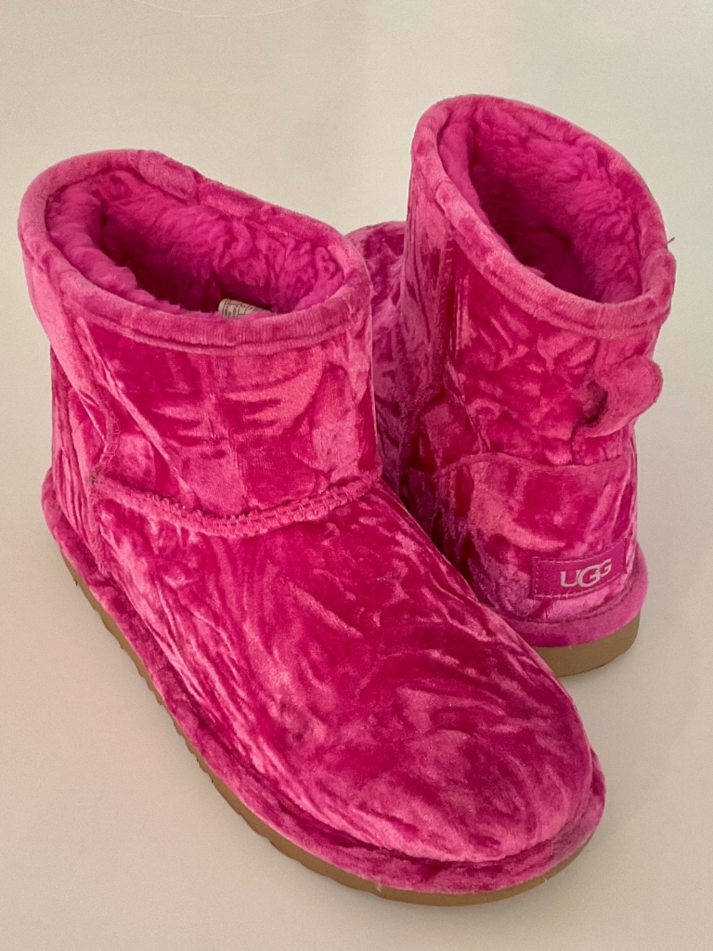 UGG Classic Mini Velvet Boot Raspberry Sorbet Wool Lined Size 6Y/ Womens 7.5